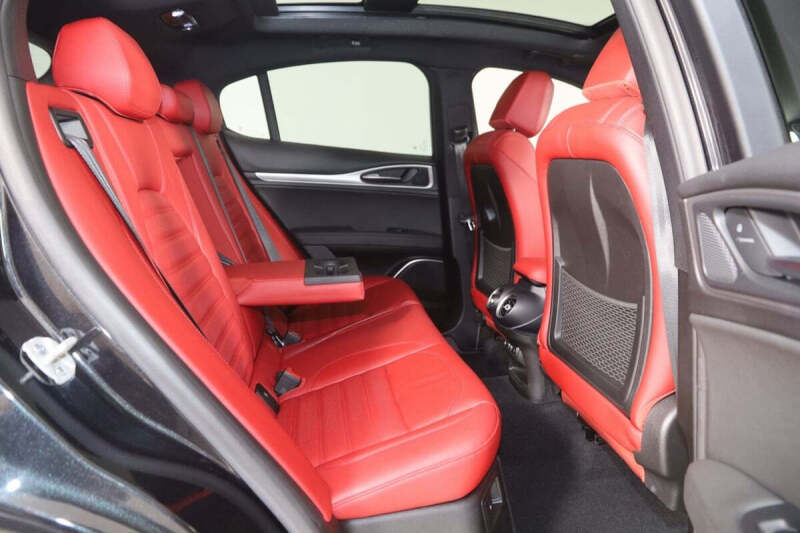 2023 Alfa Romeo Stelvio Veloce