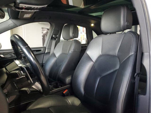 2017 Porsche Macan S