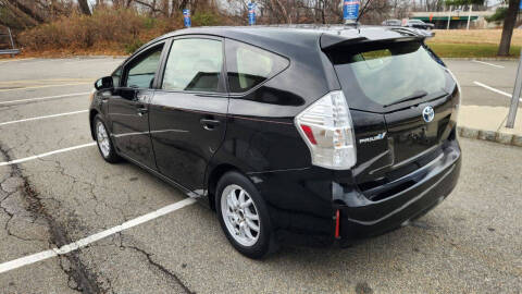 2013 Toyota Prius v Two
