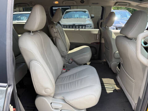 2012 Toyota Sienna XLE 8-Passenger