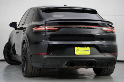 2022 Porsche Cayenne Turbo S E-Hybrid Coupe