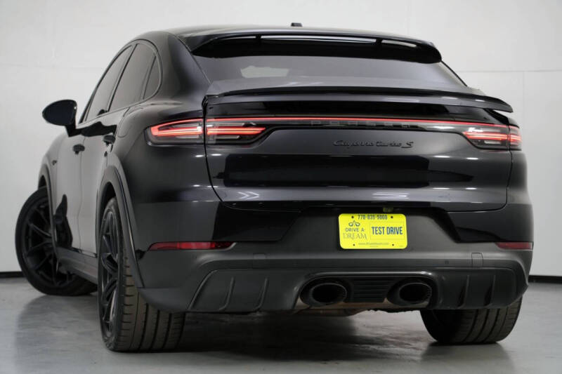 2022 Porsche Cayenne Turbo S E-Hybrid Coupe
