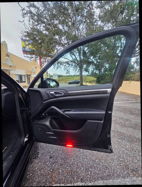 2013 Porsche Cayenne GTS