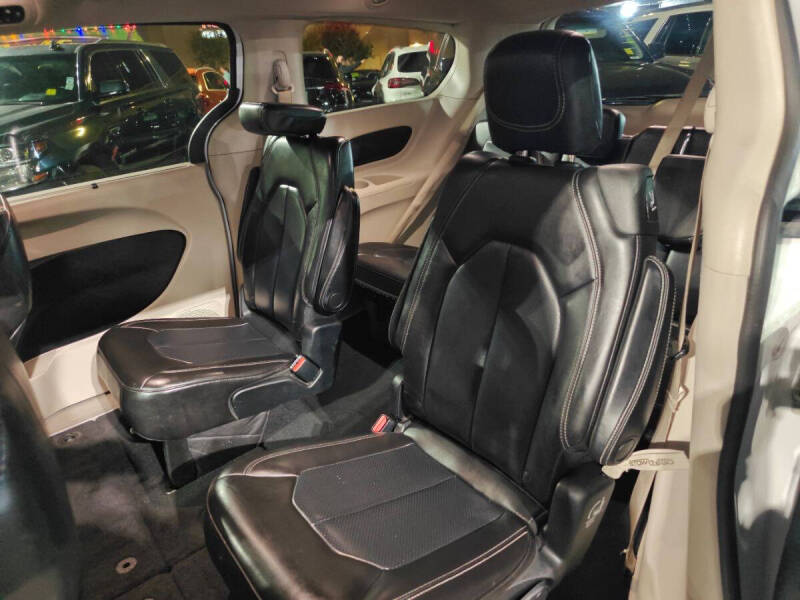 2021 Chrysler Voyager LXi