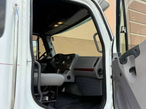2016 Freightliner M2 106