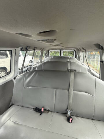 2013 Ford E-Series E-350 SD XLT