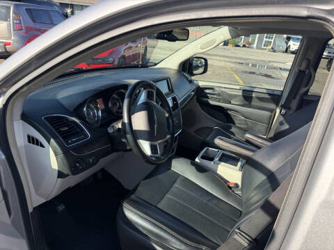 2014 Chrysler Town and Country Touring