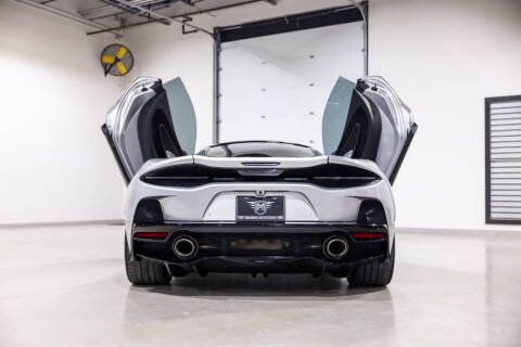 2022 McLaren GT