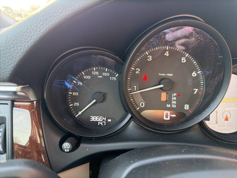 2023 Porsche Macan T