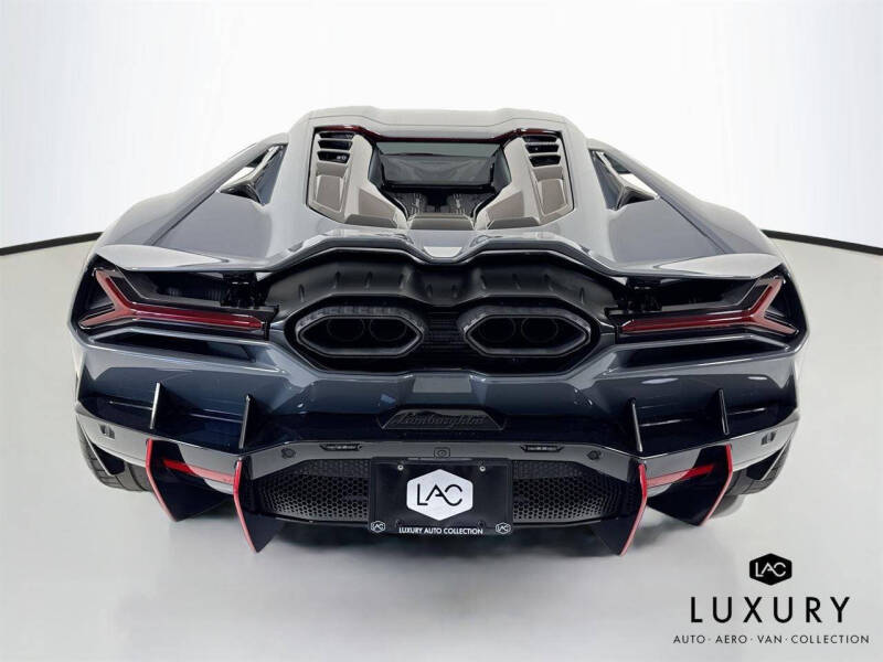 2025 Lamborghini Revuelto