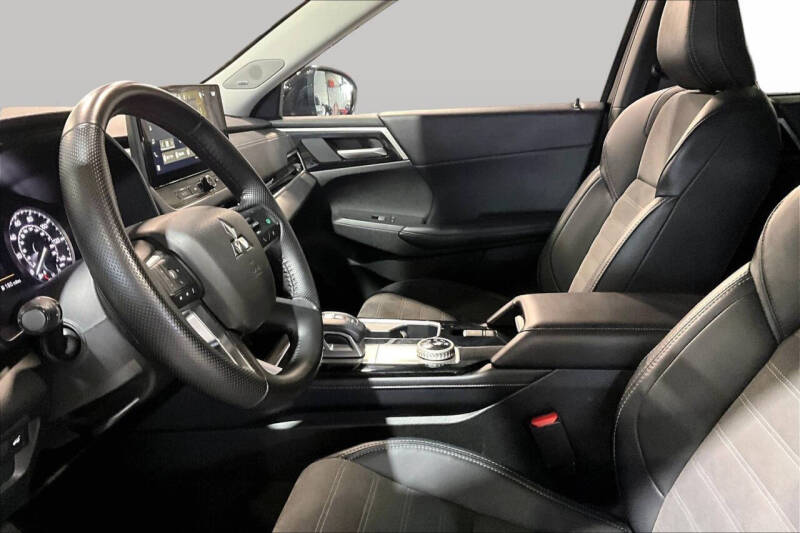 2025 Mitsubishi Outlander