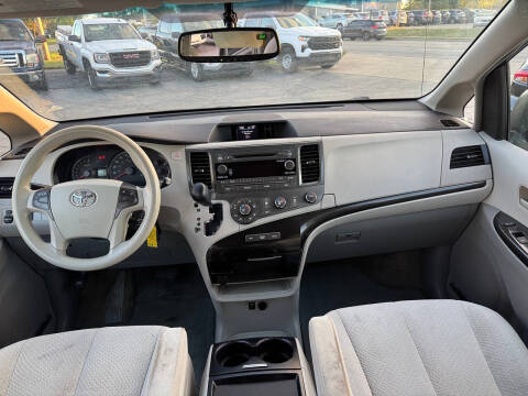 2011 Toyota Sienna LE 8-Passenger