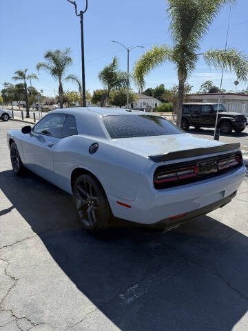2021 Dodge Challenger SXT