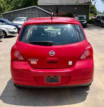 2009 Nissan Versa 1.8 S
