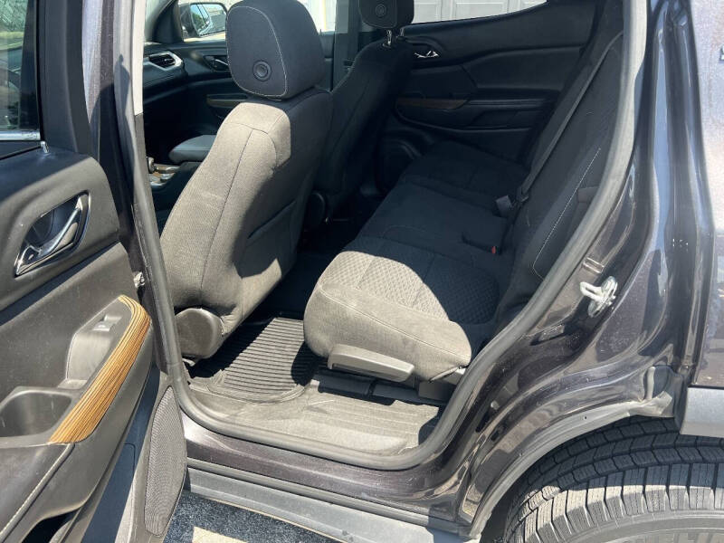 2017 GMC Acadia SLE-2