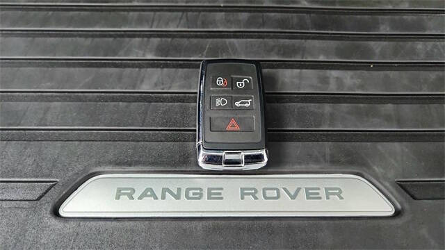 2025 Land Rover Range Rover Sport P360 SE