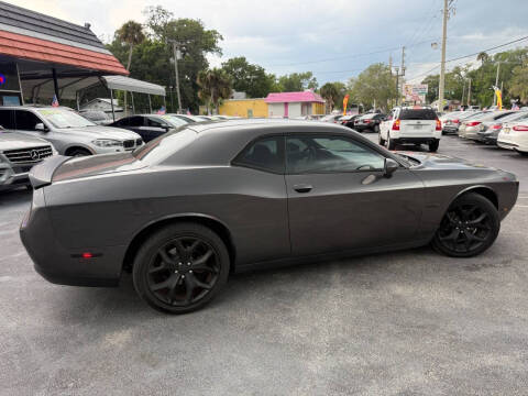 2017 Dodge Challenger SXT