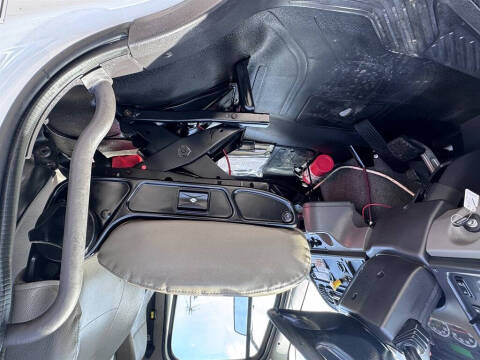 2018 Freightliner M2 106