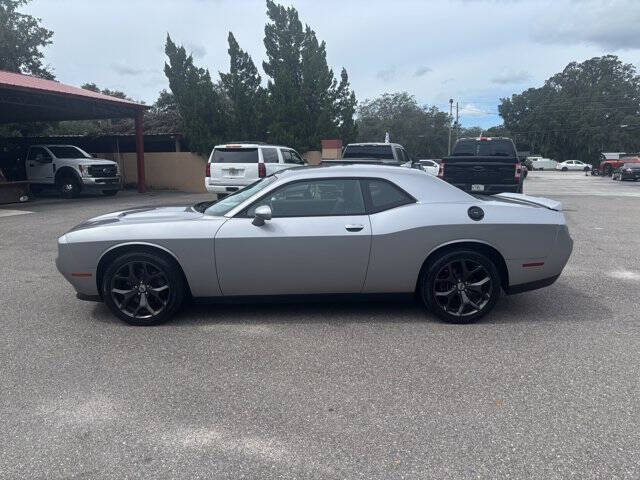 2017 Dodge Challenger SXT Plus