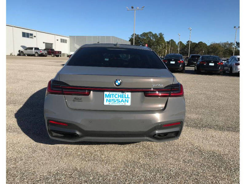 2022 BMW 7 Series 740i