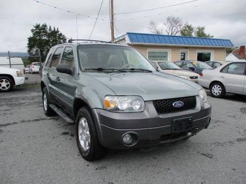 2006 Ford Escape for sale at Supermax Autos in Strasburg VA