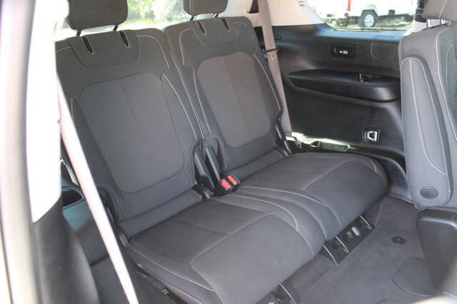 2022 Jeep Grand Cherokee L Laredo