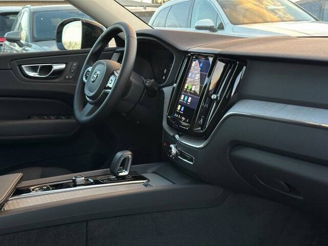 2025 Volvo XC60 T8 Plus Dark Theme