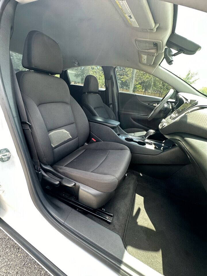 2020 CHEVROLET Malibu Sedan - $14,999