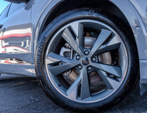 2024 Audi Q4 e-tron quattro Premium Plus 55