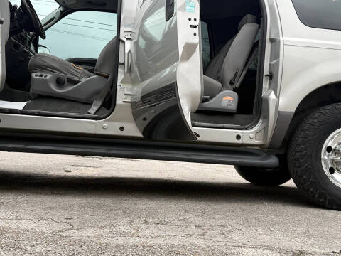 2005 Ford Excursion XLT