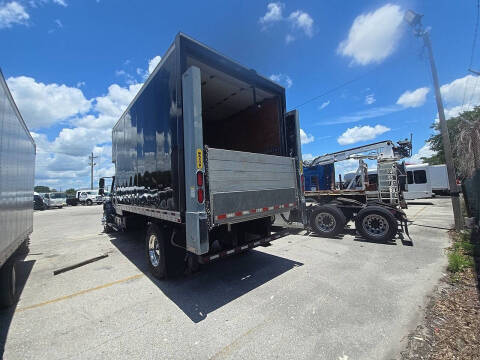 2019 Freightliner M2 106