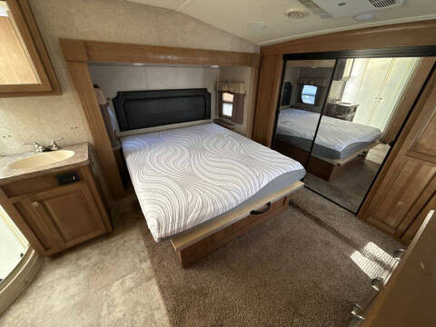 2017 Rockwood 8244BS