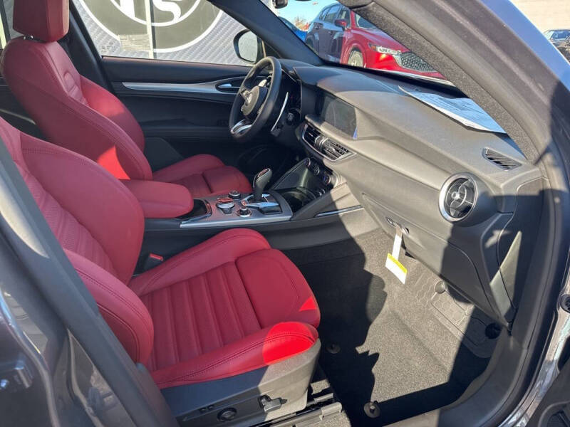 2025 Alfa Romeo Stelvio