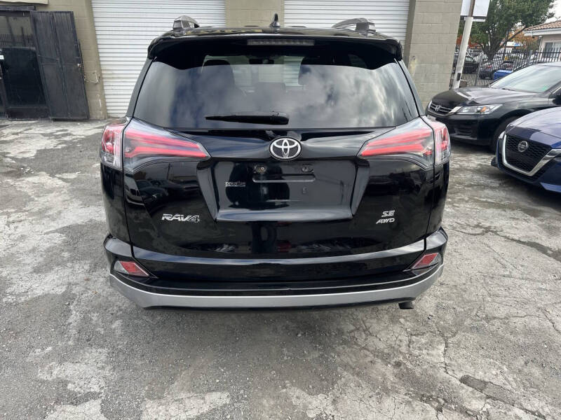 2018 Toyota RAV4 SE