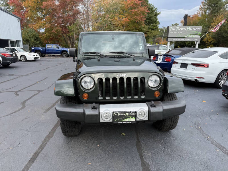 2011 Jeep Wrangler Sahara's photo