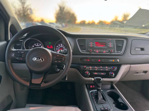 2015 Kia Sedona L