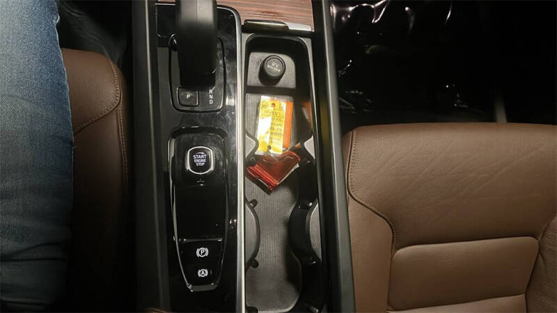 2023 Volvo XC60 B5 Plus Bright Theme