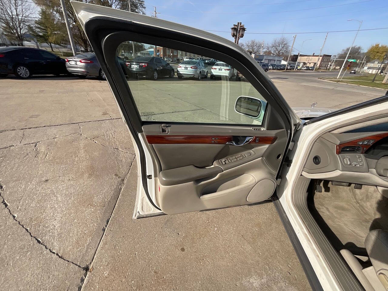 2000 Cadillac DeVille for sale at Auto Connection in Waterloo, IA