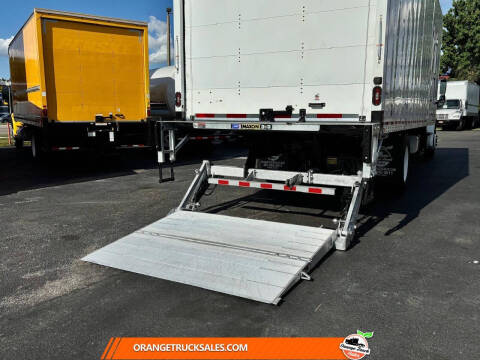 2018 Freightliner M2 106