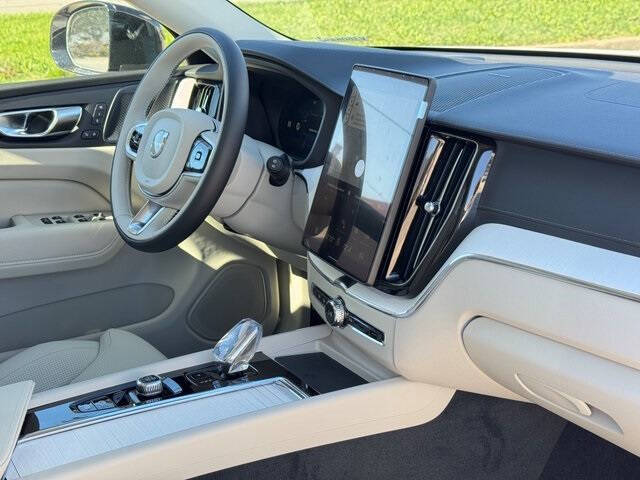 2026 Volvo XC60 B5 Ultra