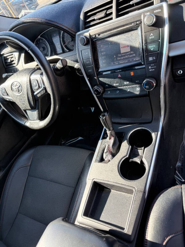 2017 Toyota Camry SE