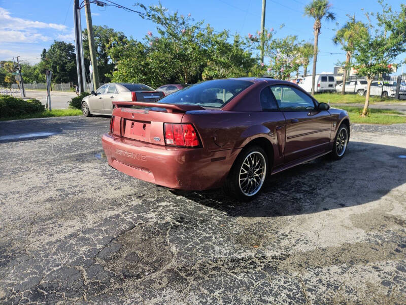 2004 Ford Mustang