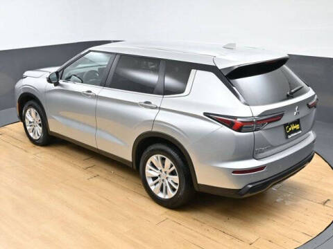 2025 Mitsubishi Outlander ES