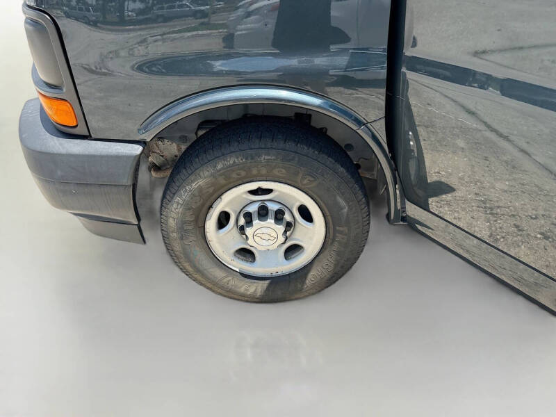 2017 Chevrolet Express LS 2500