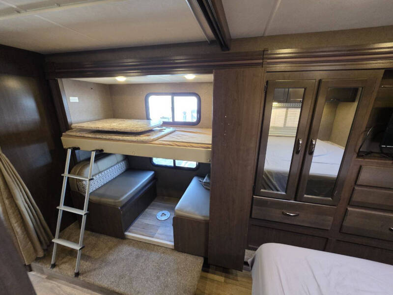 2020 Thor Motor Coach Freedom Elite