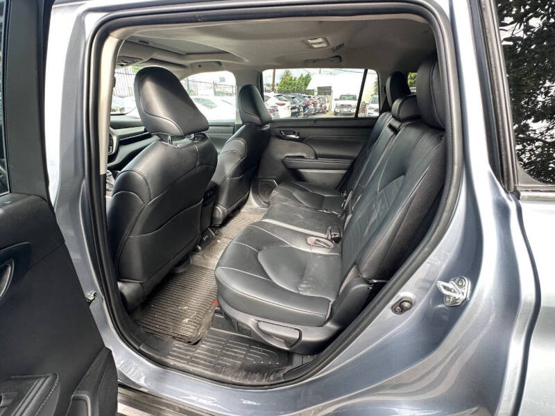 2022 Toyota Highlander XLE