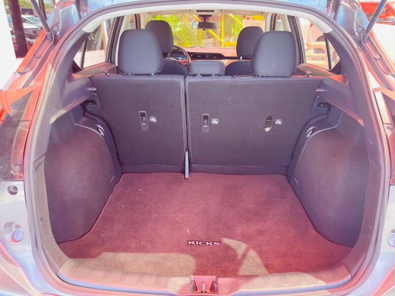 2022 Nissan Kicks S