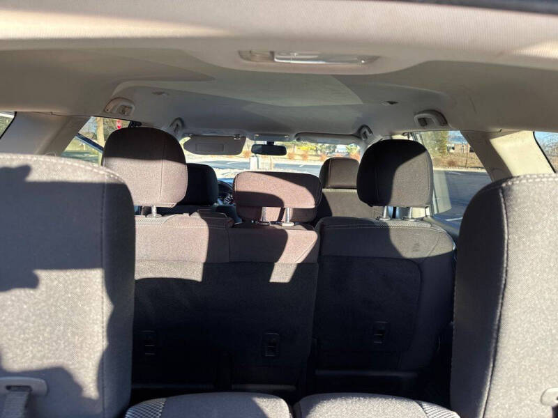 2017 Nissan Pathfinder SV