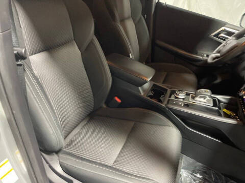 2024 Mitsubishi Outlander ES