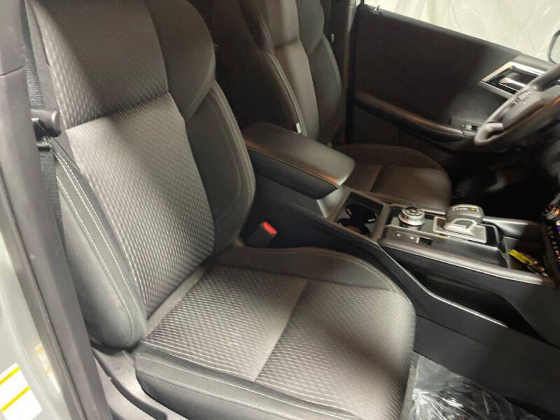 2024 Mitsubishi Outlander ES